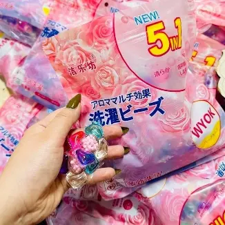 كبسولات چيل لتنظيف وتعطير الملابس